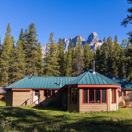 Hi Castle Mountain - Hostel Bagian luar foto