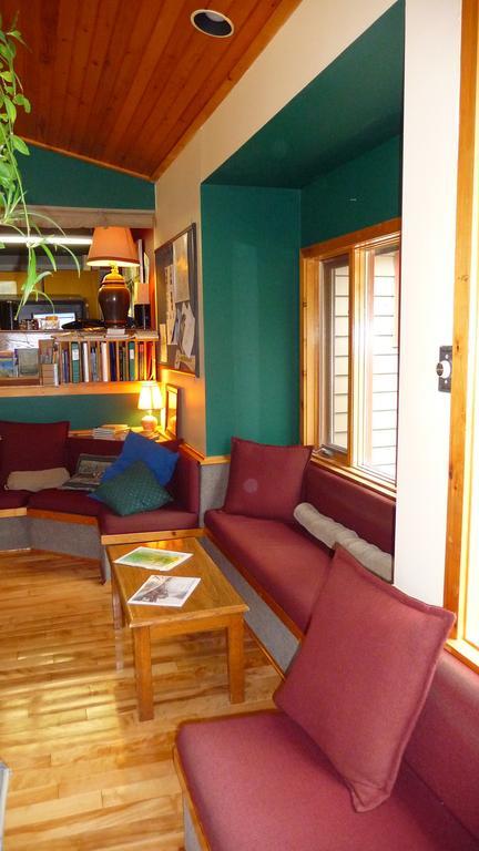 Hi Castle Mountain - Hostel Bagian luar foto