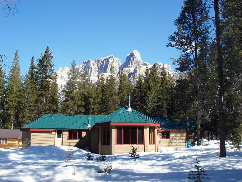 Hi Castle Mountain - Hostel Bagian luar foto