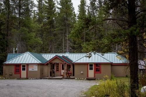 Hi Castle Mountain - Hostel Bagian luar foto